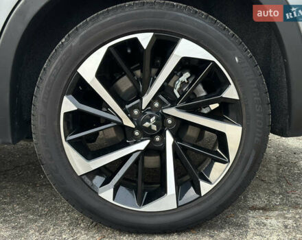 Серый Мицубиси Аутлендер, объемом двигателя 2.49 л и пробегом 24 тыс. км за 27500 $, фото 9 на Automoto.ua