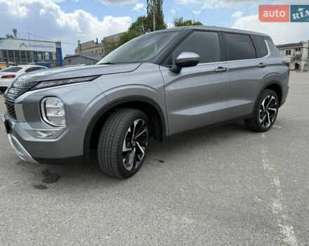 Серый Мицубиси Аутлендер, объемом двигателя 2.49 л и пробегом 21 тыс. км за 29500 $, фото 5 на Automoto.ua