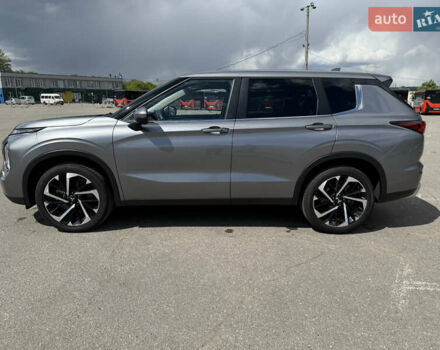 Серый Мицубиси Аутлендер, объемом двигателя 2.49 л и пробегом 21 тыс. км за 29500 $, фото 2 на Automoto.ua