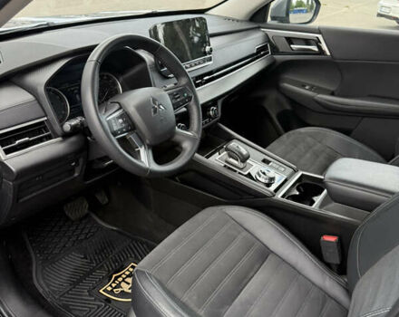 Серый Мицубиси Аутлендер, объемом двигателя 2.49 л и пробегом 21 тыс. км за 29500 $, фото 25 на Automoto.ua