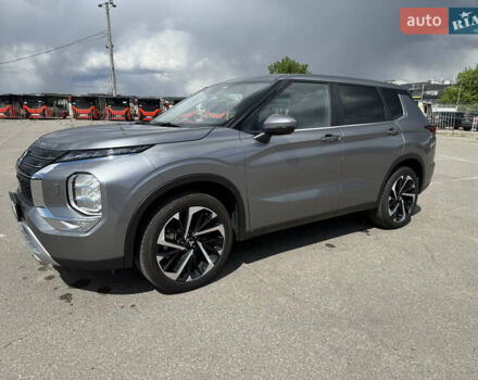 Серый Мицубиси Аутлендер, объемом двигателя 2.49 л и пробегом 21 тыс. км за 29500 $, фото 1 на Automoto.ua