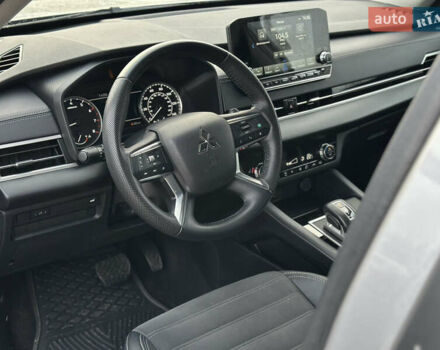 Серый Мицубиси Аутлендер, объемом двигателя 2.49 л и пробегом 24 тыс. км за 27500 $, фото 11 на Automoto.ua