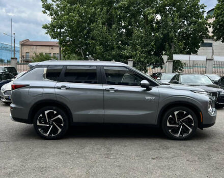 Серый Мицубиси Аутлендер, объемом двигателя 2.36 л и пробегом 48 тыс. км за 38888 $, фото 5 на Automoto.ua