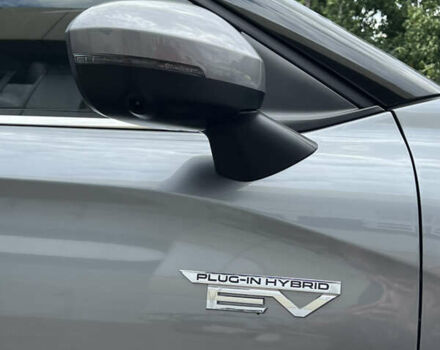 Серый Мицубиси Аутлендер, объемом двигателя 2.36 л и пробегом 48 тыс. км за 38888 $, фото 9 на Automoto.ua