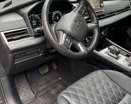 Серый Мицубиси Аутлендер, объемом двигателя 2.49 л и пробегом 11 тыс. км за 38000 $, фото 8 на Automoto.ua