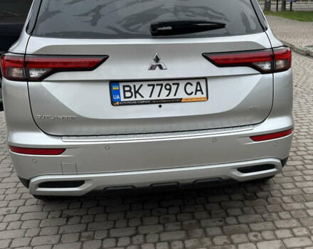 Серый Мицубиси Аутлендер, объемом двигателя 2.49 л и пробегом 2 тыс. км за 27500 $, фото 6 на Automoto.ua