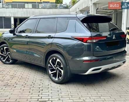 Серый Мицубиси Аутлендер, объемом двигателя 2.49 л и пробегом 6 тыс. км за 34900 $, фото 3 на Automoto.ua