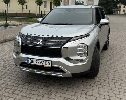 Серый Мицубиси Аутлендер, объемом двигателя 2.49 л и пробегом 2 тыс. км за 27500 $, фото 2 на Automoto.ua