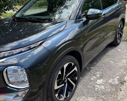 Серый Мицубиси Аутлендер, объемом двигателя 2.49 л и пробегом 11 тыс. км за 38000 $, фото 3 на Automoto.ua