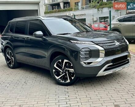 Серый Мицубиси Аутлендер, объемом двигателя 2.49 л и пробегом 6 тыс. км за 34900 $, фото 2 на Automoto.ua