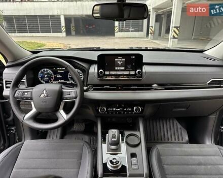 Серый Мицубиси Аутлендер, объемом двигателя 2.49 л и пробегом 6 тыс. км за 34900 $, фото 45 на Automoto.ua