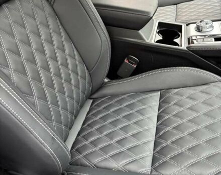 Серый Мицубиси Аутлендер, объемом двигателя 2.49 л и пробегом 11 тыс. км за 38000 $, фото 15 на Automoto.ua