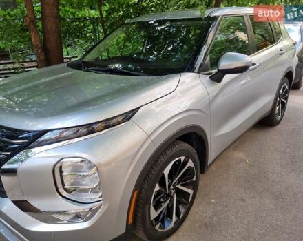 Серый Мицубиси Аутлендер, объемом двигателя 2.49 л и пробегом 3 тыс. км за 32000 $, фото 8 на Automoto.ua