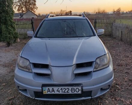 Сірий Міцубісі Аутлендер, об'ємом двигуна 2 л та пробігом 500 тис. км за 4350 $, фото 1 на Automoto.ua