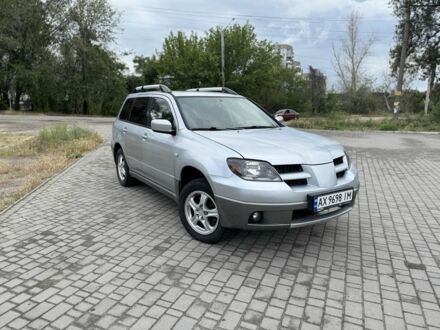 Міцубісі Аутлендер 2003 у Запоріжжя на Automoto.ua Сірий Міцубісі Аутлендер, об'ємом двигуна 2 л та пробігом 300 тис. км за 5100 $, фото 1 на Automoto.ua