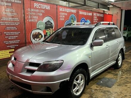 Серый Мицубиси Аутлендер, объемом двигателя 0 л и пробегом 300 тыс. км за 2500 $, фото 1 на Automoto.ua