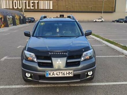 Міцубісі Аутлендер 2003 у Києві на Automoto.ua Сірий Міцубісі Аутлендер, об'ємом двигуна 2.38 л та пробігом 314 тис. км за 6800 $, фото 1 на Automoto.ua
