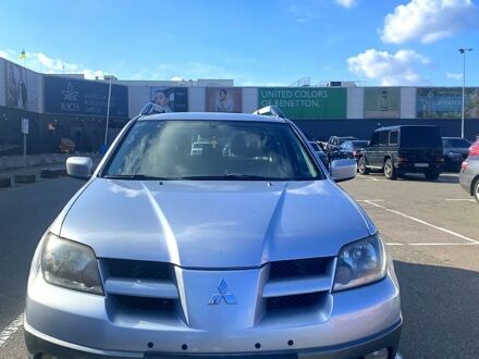 Міцубісі Аутлендер 2004 у Києві на Automoto.ua Сірий Міцубісі Аутлендер, об'ємом двигуна 2 л та пробігом 245 тис. км за 6000 $, фото 1 на Automoto.ua