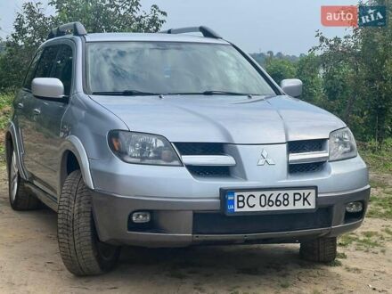 Мицубиси Аутлендер 2004 в Львове на Automoto.ua Серый Мицубиси Аутлендер, объемом двигателя 2.38 л и пробегом 171 тыс. км за 7000 $, фото 1 на Automoto.ua