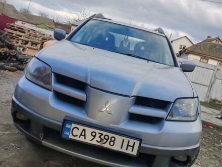 Мицубиси Аутлендер 2004 в Виннице на Automoto.ua Серый Мицубиси Аутлендер, объемом двигателя 2.4 л и пробегом 24 тыс. км за 5200 $, фото 1 на Automoto.ua