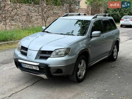 Сірий Міцубісі Аутлендер, об'ємом двигуна 2 л та пробігом 153 тис. км за 4200 $, фото 1 на Automoto.ua