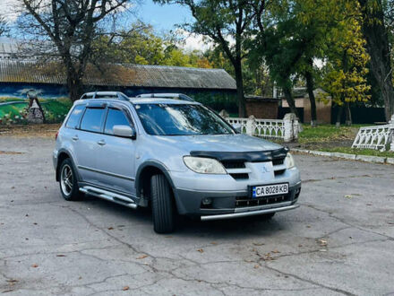 Мицубиси Аутлендер 2005 в Новоархангельске на Automoto.ua Серый Мицубиси Аутлендер, объемом двигателя 2.4 л и пробегом 256 тыс. км за 6995 $, фото 1 на Automoto.ua