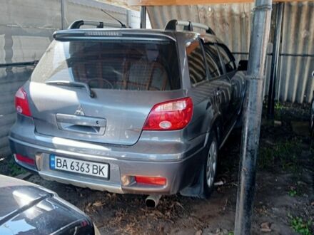 Міцубісі Аутлендер 2005 у Александрие на Automoto.ua Сірий Міцубісі Аутлендер, об'ємом двигуна 2.4 л та пробігом 150 тис. км за 6500 $, фото 1 на Automoto.ua
