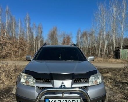 Сірий Міцубісі Аутлендер, об'ємом двигуна 2 л та пробігом 299 тис. км за 6000 $, фото 1 на Automoto.ua