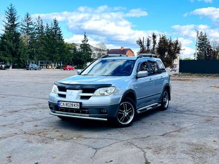 Мицубиси Аутлендер 2005 в Новоархангельске на Automoto.ua Серый Мицубиси Аутлендер, объемом двигателя 2.4 л и пробегом 0 тыс. км за 6995 $, фото 1 на Automoto.ua