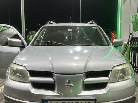 Мицубиси Аутлендер 2005 в Ковель на Automoto.ua Серый Мицубиси Аутлендер, объемом двигателя 2.38 л и пробегом 317 тыс. км за 6200 $, фото 1 на Automoto.ua
