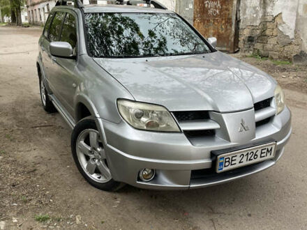 Мицубиси Аутлендер 2006 в Николаеве на Automoto.ua Серый Мицубиси Аутлендер, объемом двигателя 2.4 л и пробегом 268 тыс. км за 6400 $, фото 1 на Automoto.ua
