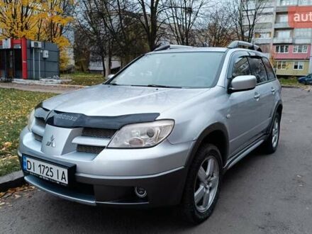 Мицубиси Аутлендер 2006 в Львове на Automoto.ua Серый Мицубиси Аутлендер, объемом двигателя 2 л и пробегом 312 тыс. км за 8300 $, фото 1 на Automoto.ua