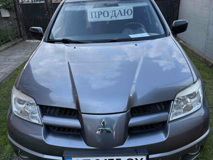 Міцубісі Аутлендер 2006 у Чернівцях на Automoto.ua Сірий Міцубісі Аутлендер, об'ємом двигуна 2 л та пробігом 234 тис. км за 5750 $, фото 1 на Automoto.ua