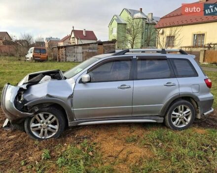 Серый Мицубиси Аутлендер, объемом двигателя 2 л и пробегом 190 тыс. км за 1600 $, фото 1 на Automoto.ua