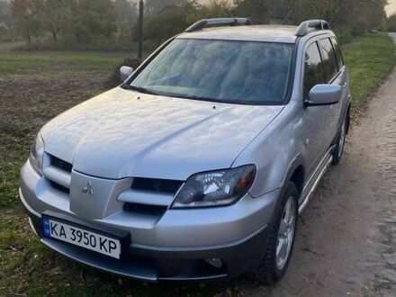 Мицубиси Аутлендер 2006 в Киеве на Automoto.ua Серый Мицубиси Аутлендер, объемом двигателя 2.38 л и пробегом 197 тыс. км за 6000 $, фото 1 на Automoto.ua