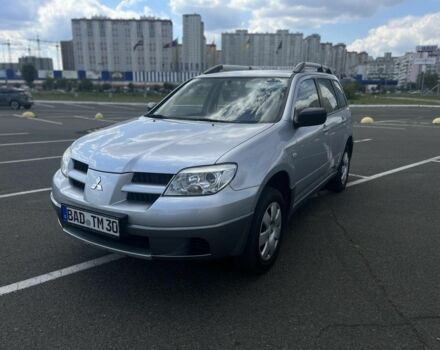 Сірий Міцубісі Аутлендер, об'ємом двигуна 2 л та пробігом 247 тис. км за 3200 $, фото 1 на Automoto.ua