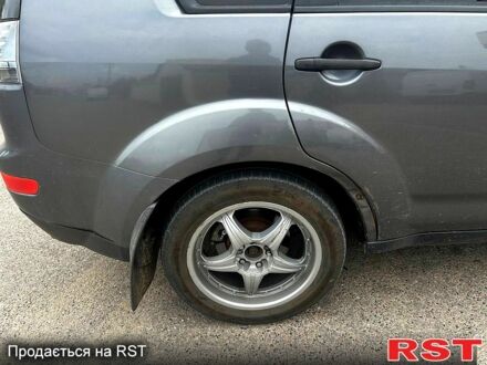 Сірий Міцубісі Аутлендер, об'ємом двигуна 3 л та пробігом 280 тис. км за 7999 $, фото 1 на Automoto.ua