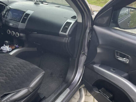 Сірий Міцубісі Аутлендер, об'ємом двигуна 3 л та пробігом 235 тис. км за 8500 $, фото 1 на Automoto.ua