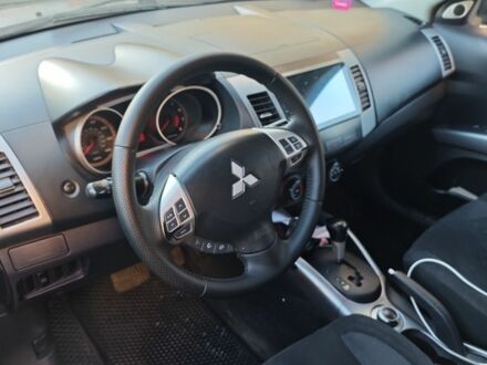 Мицубиси Аутлендер 2007 в Одессе на Automoto.ua Серый Мицубиси Аутлендер, объемом двигателя 3 л и пробегом 320 тыс. км за 7500 $, фото 1 на Automoto.ua