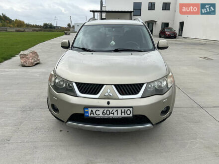 Мицубиси Аутлендер 2007 в Луцке на Automoto.ua Серый Мицубиси Аутлендер, объемом двигателя 2 л и пробегом 322 тыс. км за 8600 $, фото 1 на Automoto.ua