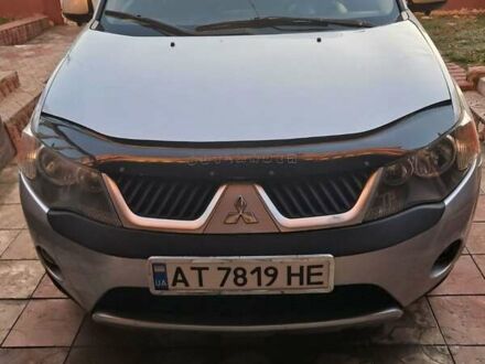 Серый Мицубиси Аутлендер, объемом двигателя 1.97 л и пробегом 326 тыс. км за 7300 $, фото 1 на Automoto.ua