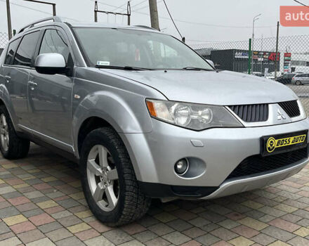 Серый Мицубиси Аутлендер, объемом двигателя 1.97 л и пробегом 310 тыс. км за 7600 $, фото 1 на Automoto.ua