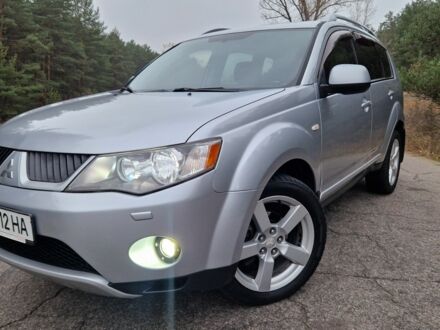 Серый Мицубиси Аутлендер, объемом двигателя 3 л и пробегом 197 тыс. км за 9500 $, фото 1 на Automoto.ua