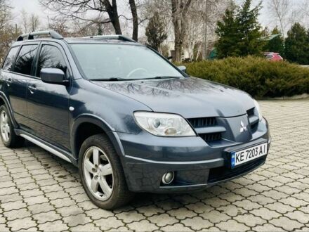 Міцубісі Аутлендер 2007 у Павлограде на Automoto.ua Сірий Міцубісі Аутлендер, об'ємом двигуна 2.4 л та пробігом 283 тис. км за 6999 $, фото 1 на Automoto.ua