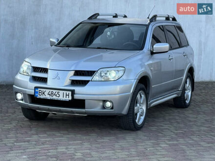 Мицубиси Аутлендер 2007 в Ровно на Automoto.ua Серый Мицубиси Аутлендер, объемом двигателя 2 л и пробегом 170 тыс. км за 5999 $, фото 1 на Automoto.ua