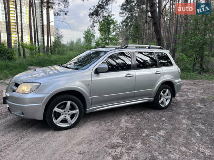 Мицубиси Аутлендер 2007 в Киеве на Automoto.ua Серый Мицубиси Аутлендер, объемом двигателя 2 л и пробегом 207 тыс. км за 7100 $, фото 1 на Automoto.ua