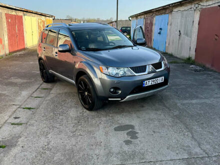 Серый Мицубиси Аутлендер, объемом двигателя 1.97 л и пробегом 260 тыс. км за 10900 $, фото 1 на Automoto.ua