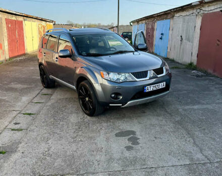 Серый Мицубиси Аутлендер, объемом двигателя 1.97 л и пробегом 260 тыс. км за 10900 $, фото 1 на Automoto.ua