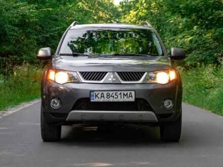 Мицубиси Аутлендер 2008 в Белой Церкве на Automoto.ua Серый Мицубиси Аутлендер, объемом двигателя 2.4 л и пробегом 280 тыс. км за 8000 $, фото 1 на Automoto.ua