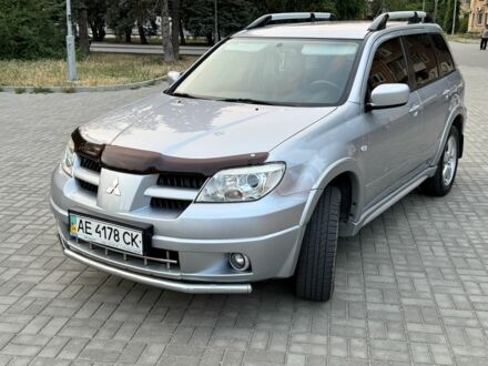 Міцубісі Аутлендер 2008 у Дніпро (Дніпропетровську) на Automoto.ua Сірий Міцубісі Аутлендер, об'ємом двигуна 2.4 л та пробігом 140 тис. км за 8800 $, фото 1 на Automoto.ua
